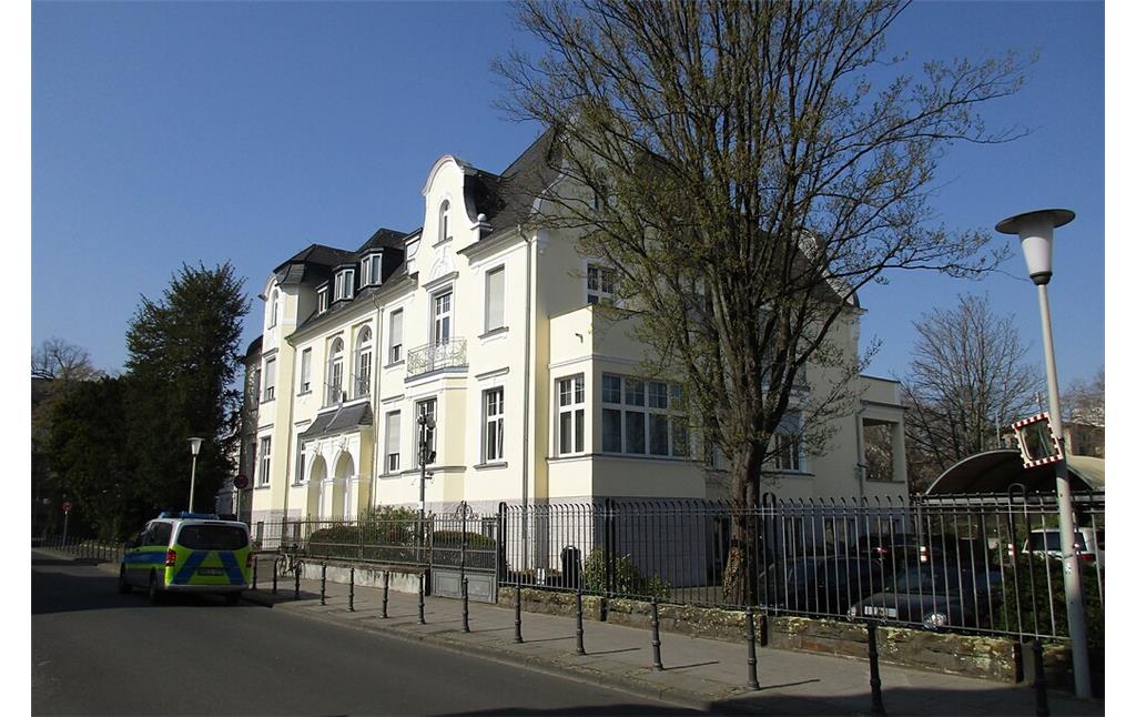 Blick auf das Wohnhaus Tempelstraße 1-3 (ehemals Wörthstraße) in Bonn-Gronau (2022).