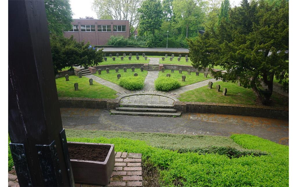 Rees. Bastion am Westring (Bastei, 16. Jh.). Gedenkstätte und Ehrenfriedhof für die Gefallenen des Zweiten Weltkrieges (2019)