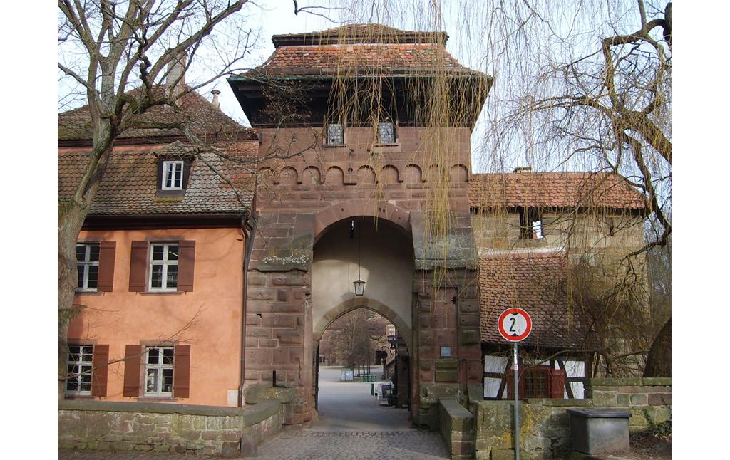 Torhaus mit dem Klostertor in Maulbronn (2013)