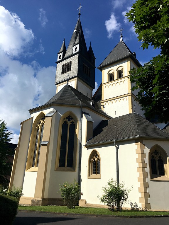 Katholische Pfarrkirche St. Martin in Oberlahnstein (2016).