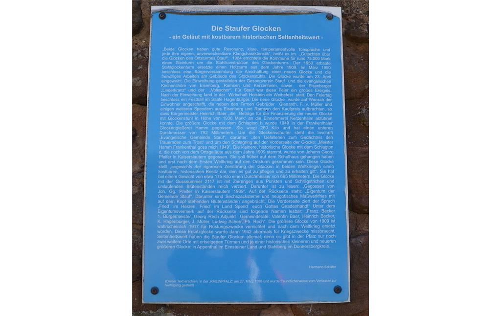 Informationstafel über die Staufer Glocken am Glockenturm in Stauf (2011).