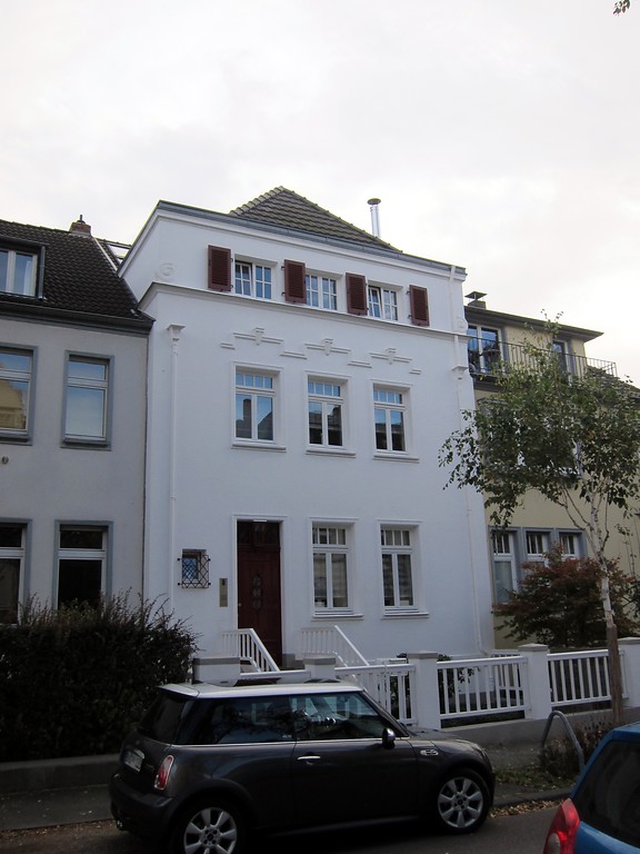 Frontansicht des Wohnhauses Coburger Straße 5 in Bonn (2014)