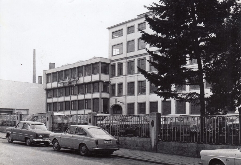Gebäudekomplex Firma Schön & Cie in der Teichstraße 19 in Pirmasens (1960er Jahre)