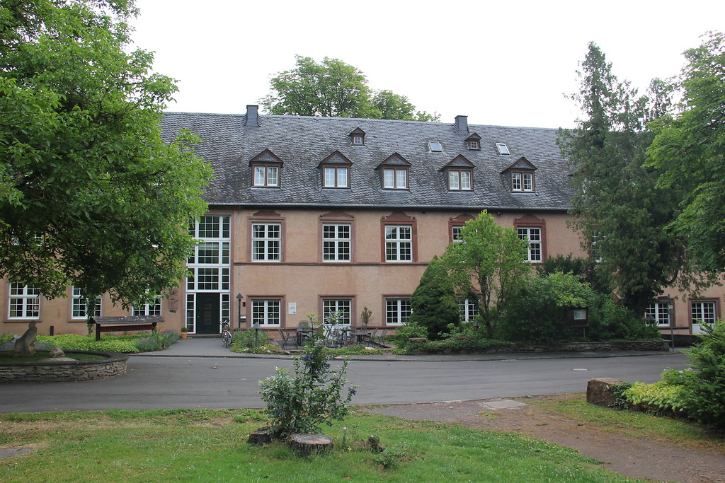 Das nordwestlich der Klosterkirche Springiersbach anschließende Wirtschaftsgebäude (2015).