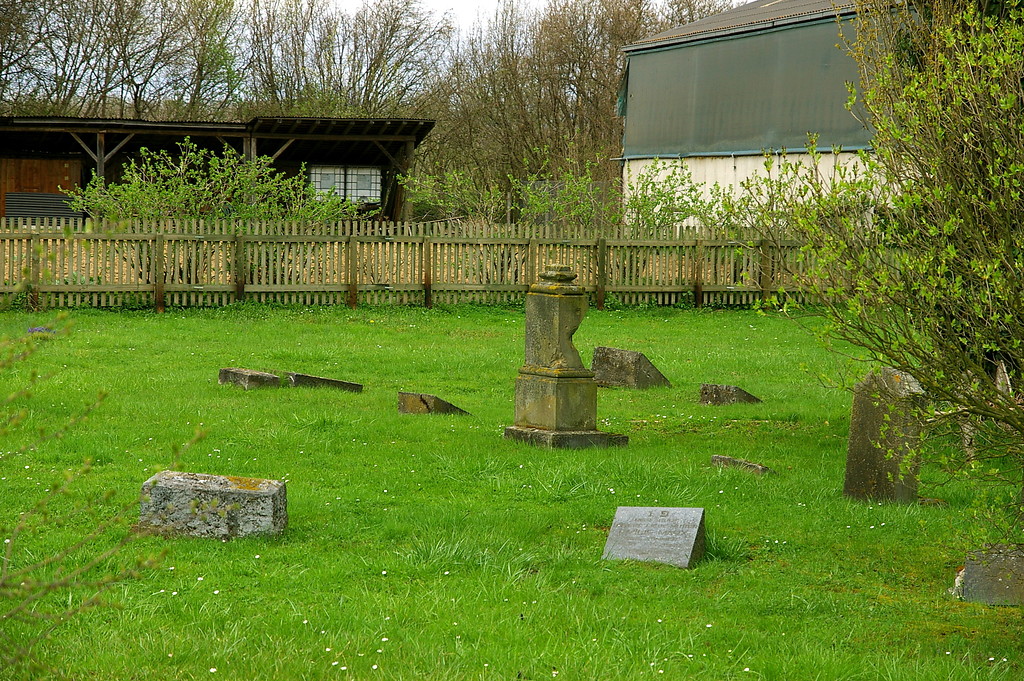 Gräberfeld des neuen Judenfriedhofs Gelsdorf in der Burgstraße (2009).