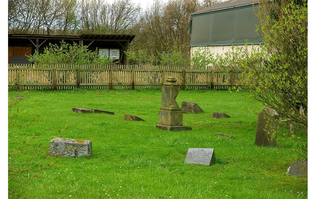 Gräberfeld des neuen Judenfriedhofs Gelsdorf in der Burgstraße (2009).