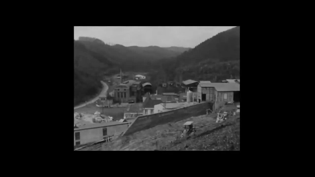 Videoausschnitt aus dem Film "Linzer Basaltindustrie" über die Weiterverarbeitung des Basalts aus Dattenberg im Basaltinwerk in Linz (1959)