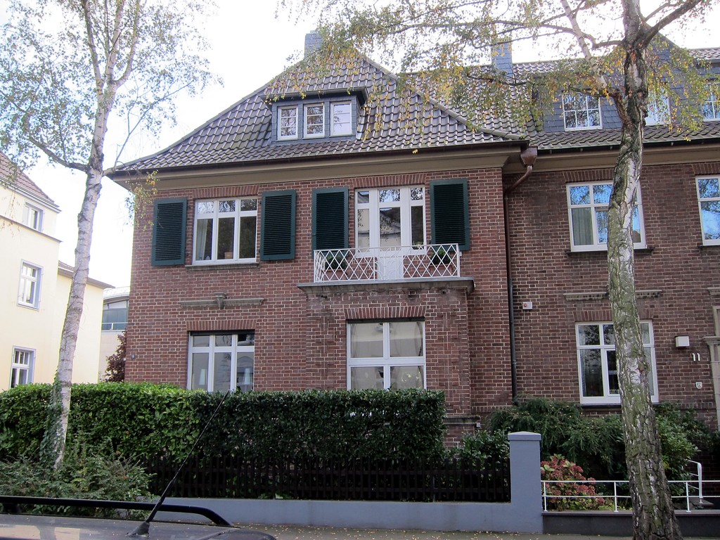 Frontansicht des Wohnhauses Coburger Straße 9 in Bonn (2014)