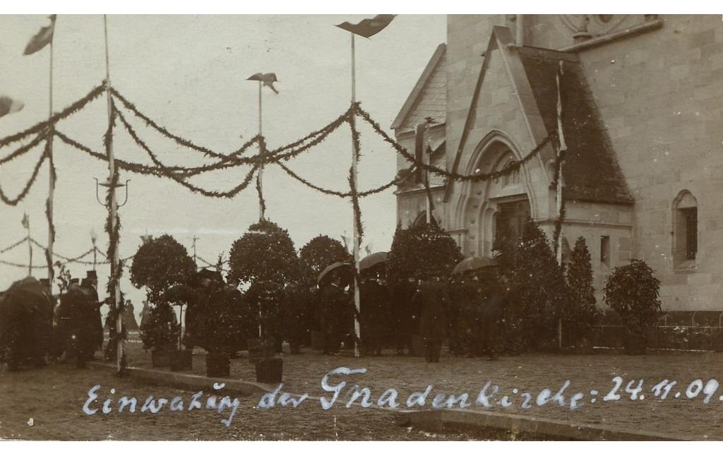 Einweihung der Gnadenkirche in Duisburg-Wanheimerort am 24.11.1909