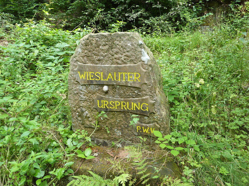 Ritterstein Nr. 230 Wieslauter Urprung südöstlich von Merzalben (2013)