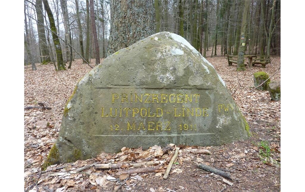 Ritterstein Nr. 136 "Prinzregent Luitpold-Linde 12. Maerz 1911" nordwestlich von Esthal (2013)