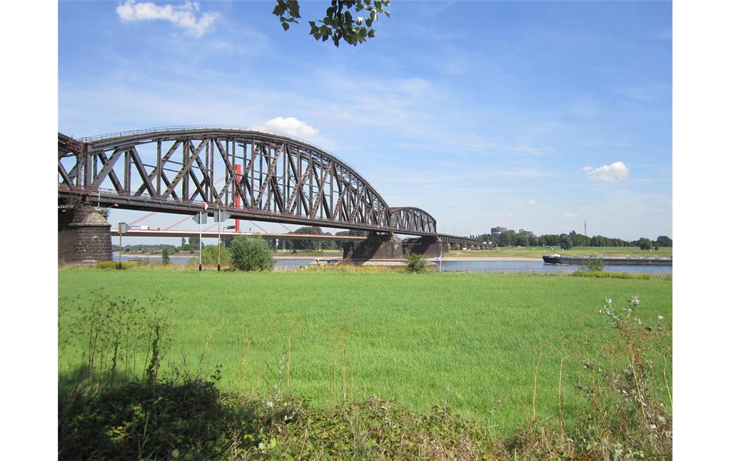 Haus-Knipp-Brücke bei Baerl von Südwesten (2012)