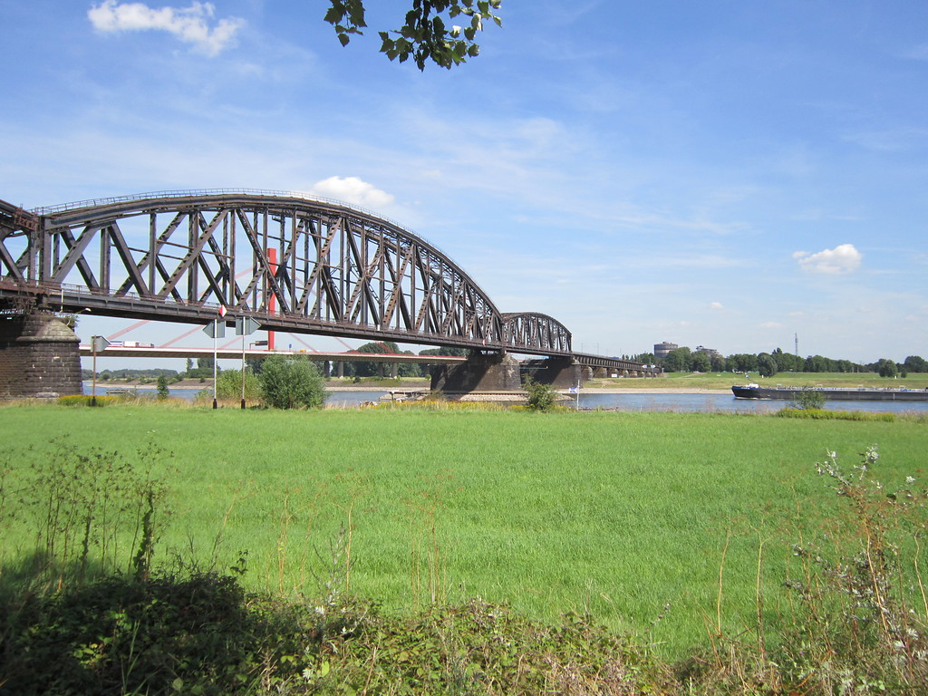 Haus-Knipp-Brücke bei Baerl von Südwesten (2012)