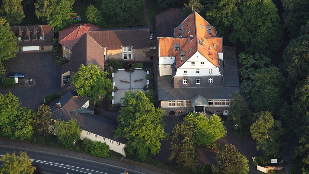 Luftaufnahme des Naturparkhauses Siebengebirge (Margarethenhof) in Ittenbach-Margarethenhöhe (2014)