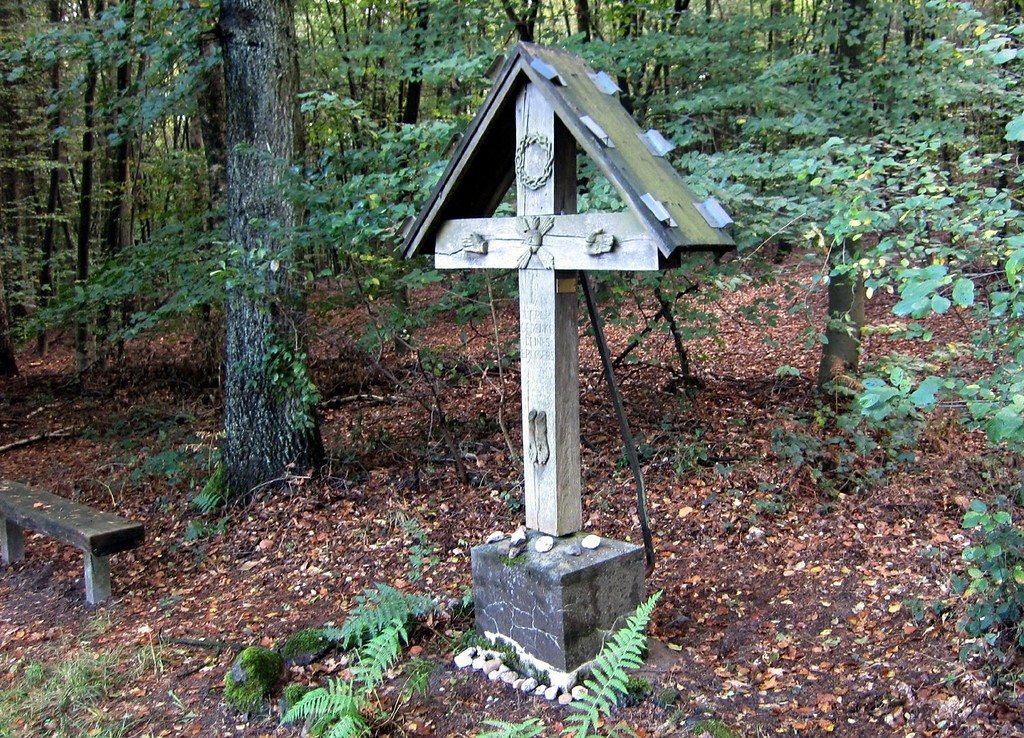 Wegkreuz "Stompe-Krüzge" bzw. "Stompe Krützge" am Eisenweg (2011).