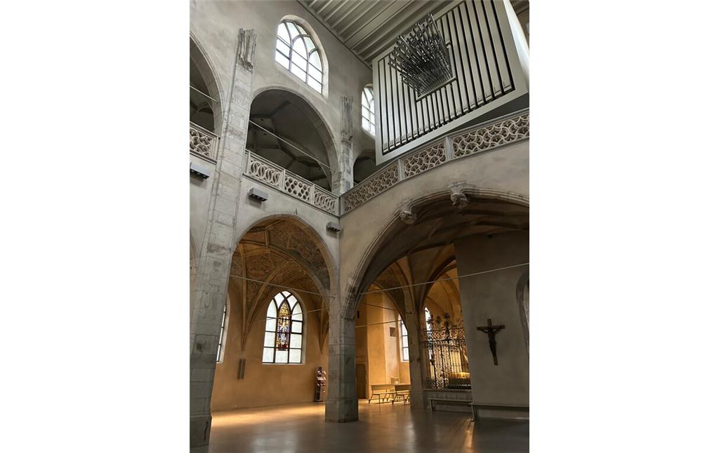 Innenraum mit Orgel der Jesuitenkirche Sankt Peter in Köln Altstadt-Süd (2023)