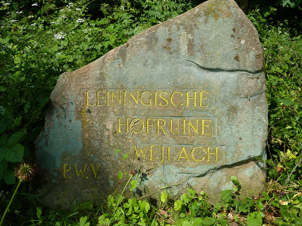 Ritterstein Nr. 281 Leiningische Hofruine Weilach westlich von Ungstein (2013)