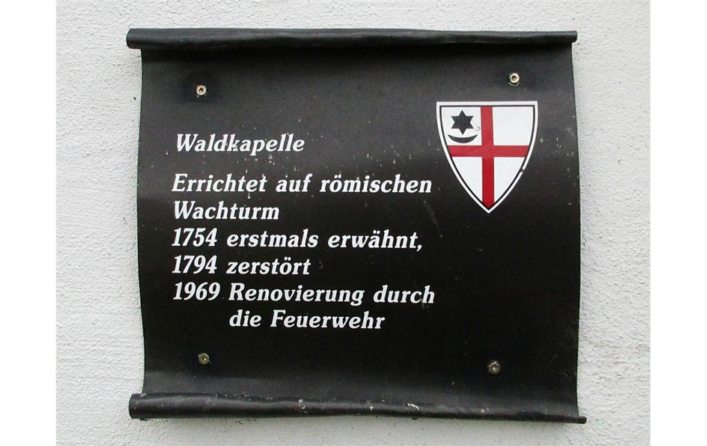 Informationstafel an der Waldkapelle in Kaisersesch (2015).