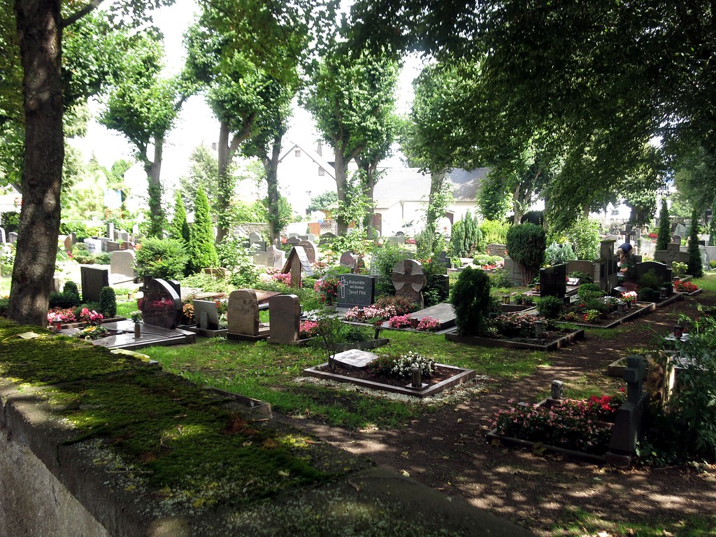 Blick auf den Friedhof Trifter Weg in Koblenz-Metternich (2014).