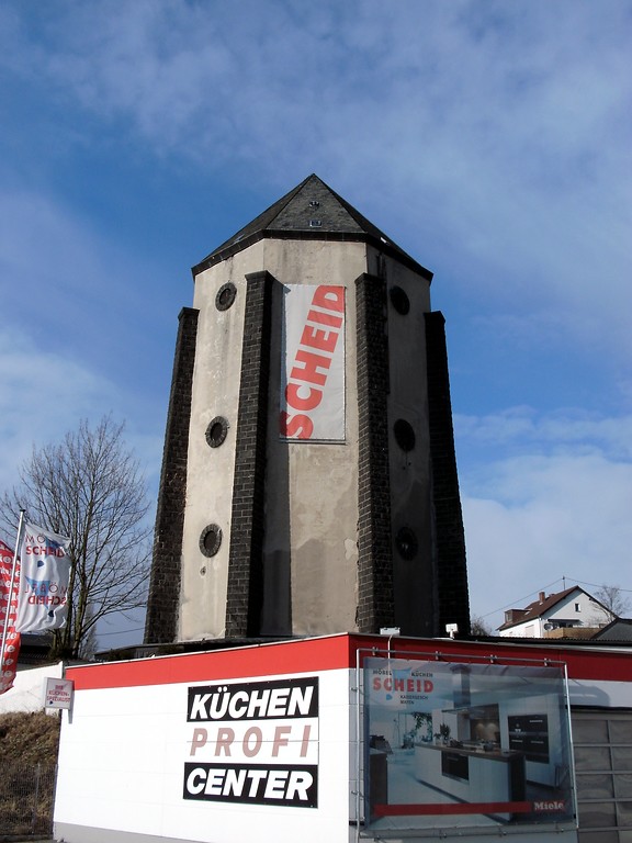 Der größere der beiden Wassertürme in der Nähe des Mayener Bahnhofs Ost (2013).