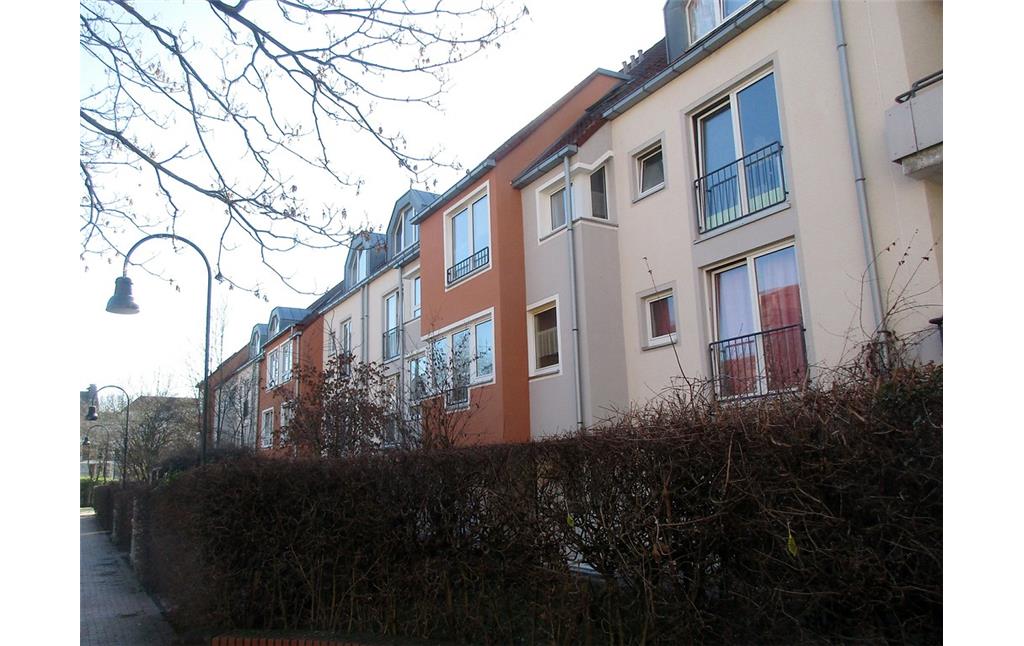 Zwischen 1987 und 1991 entstandene Wohnbebauung auf dem früheren Gelände der Stollwerck-Fabrikanlagen zwischen der Dreikönigenstraße und der Karl-Korn-Straße in Altstadt-Süd (2019).