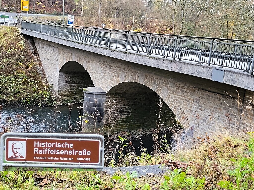 Die Brücke über die Wied zwischen den beiden Ortsgemeinden Eichen und Bürdenbach-Bruchermühle (2021)