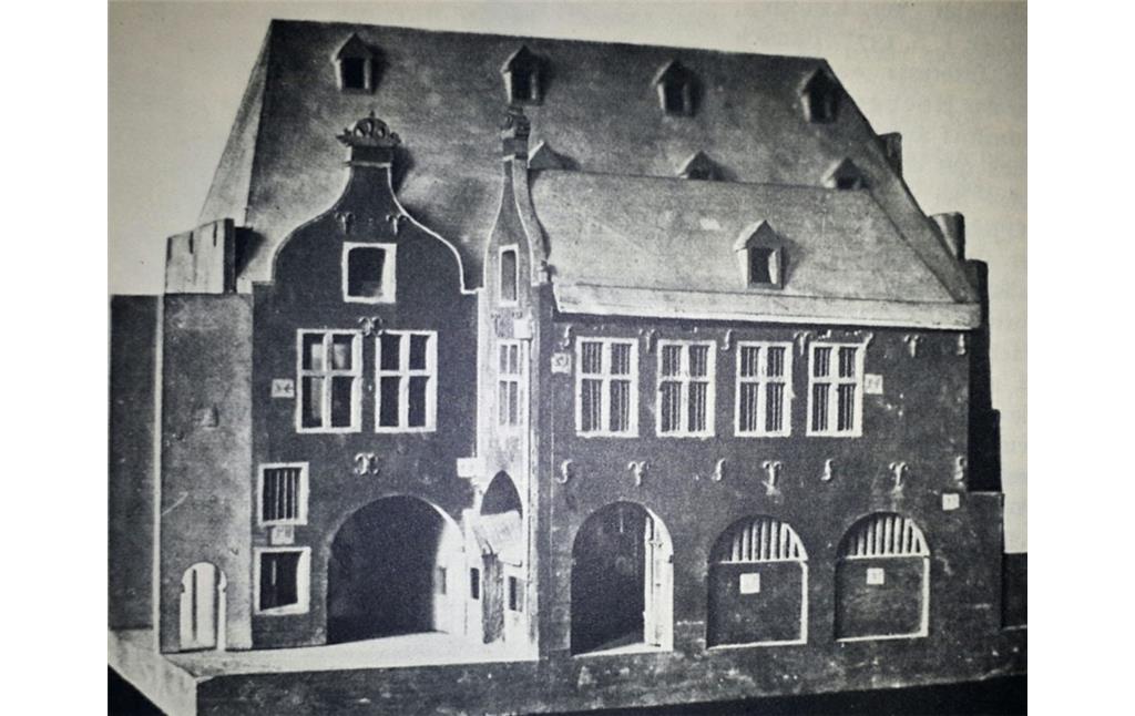 Holzmodell von 1726 der Kölner "Bingerhäuser und Hacht mit Hachtpforte, Nordseite".