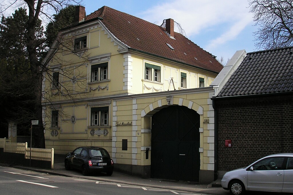 Gebäude des früheren Hofguts Maarhof an der Frankfurter Strasse in Köln-Urbach (2010).
