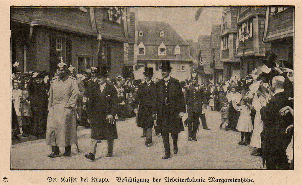 Historische Aufnahme (um 1910/13): "Der Kaiser bei Krupp." mit Kaiser Wilhelm II. und Gustav Krupp von Bohlen und Halbach.