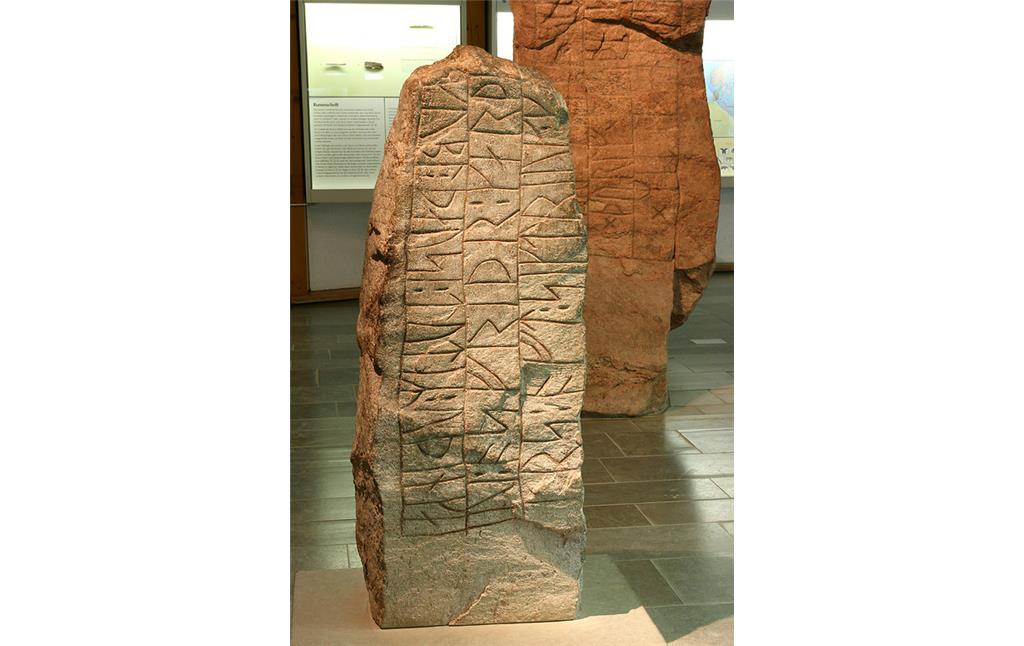 Der kleine Sigtrygg-Stein im Wikinger Museum Haithabu