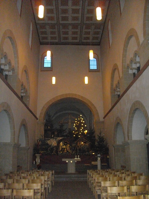 Innenraum der katholischen Klosterkirche Sankt Johannis der Täufer in Niederlahnstein (2008)