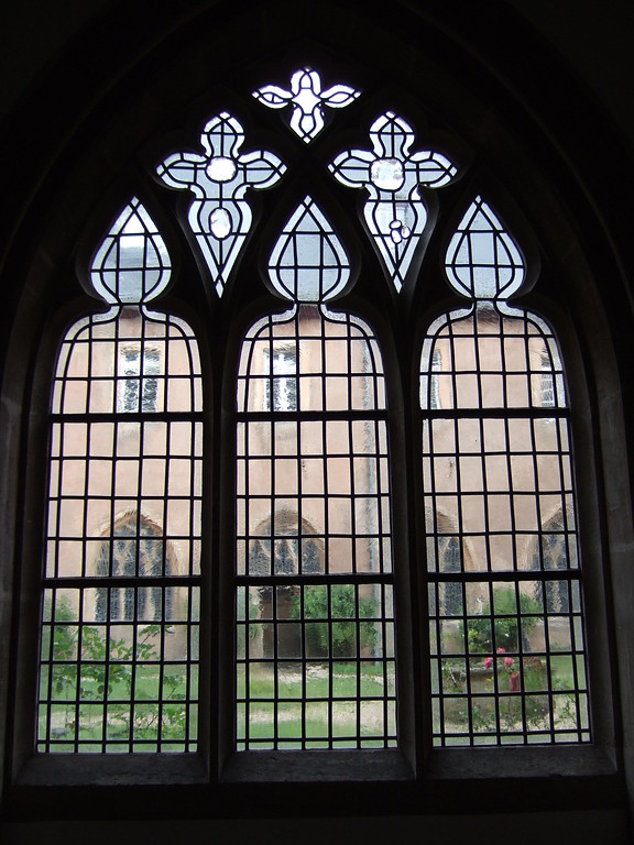 Ein Fenster im Kreuzgang von Kloster Steinfeld (2013)