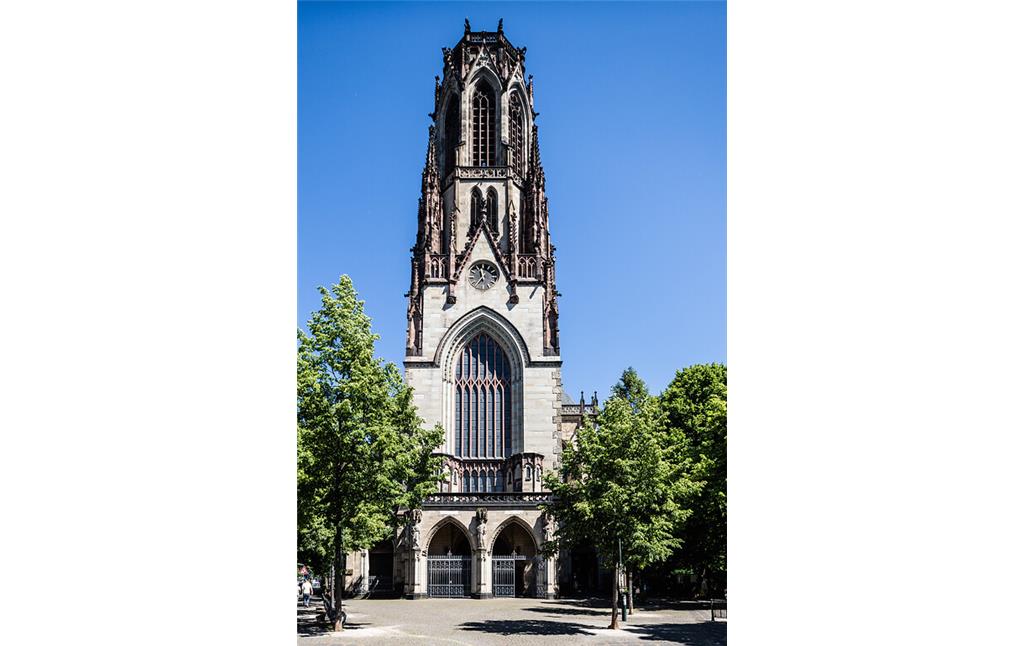 St. Agnes mit Neusser Platz im Kölner Agnesviertel (2021)