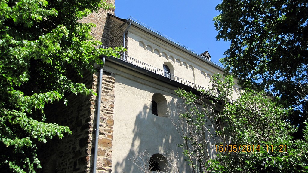 Teilansicht der alten St. Servatius-Kirche in Koblenz-Güls (2014)