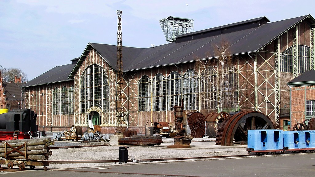 Maschinenhalle der früheren Zeche Zollern II/IV in Bövinghausen / Westrich (2002).