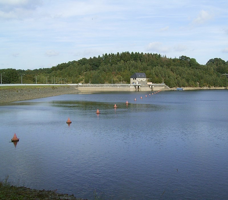 Staudamm der Wuppertalsperre in Radevormwald-Krebsöge (2007)