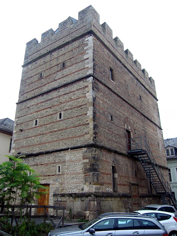 Mittelalterlicher Wohnturm "Frankenturm" in der Trierer Dietrichstraße, Ansicht von Süden her (2013)