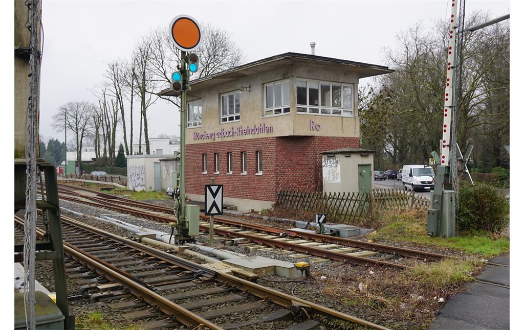 Bahnhof Mönchengladbach-Rheindahlen (2018). Stellwerk Ro (Rheindahlen Ostturm).