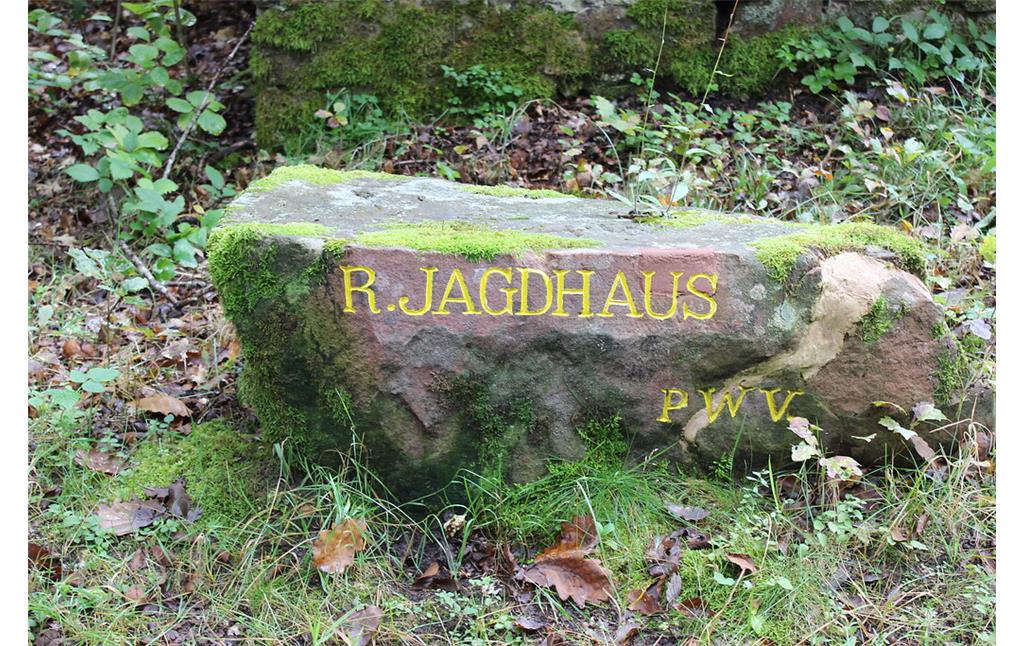 Ritterstein Nr. 97 "R. Jagdhaus" westlich von Iggelbach (2021)