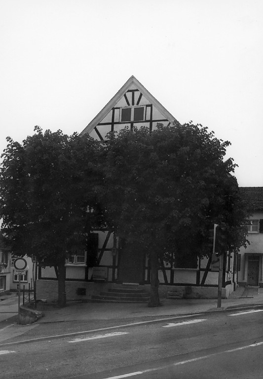 Wülfrath-Düssel, Dorfstraße 36/36 a, Gaststätte und Wohnhaus (1978)